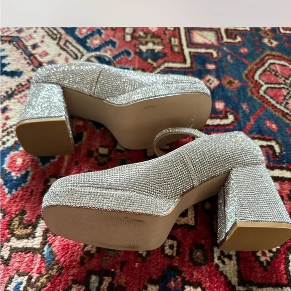 Gorgeous Sparkly Platform Mary Jane Heels - Picture 6 of 6